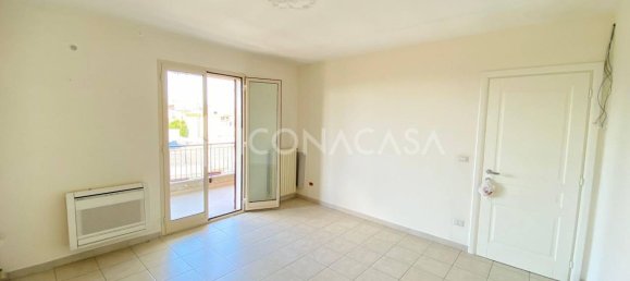 4 rooms Apartment in Bitonto, Italy No. 20214 17