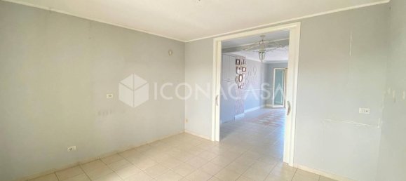 4 rooms Apartment in Bitonto, Italy No. 20214 4
