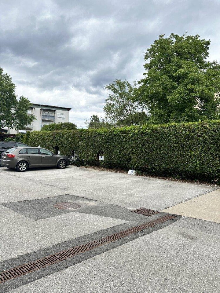  موقف سيارات في Gratschach, Austria رقم 150452