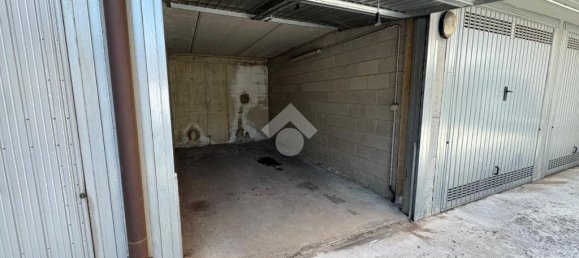1 room Garage in Senago, Italy No. 329586 8