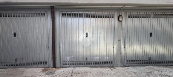 1 room Garage in Senago, Italy No. 329586 4