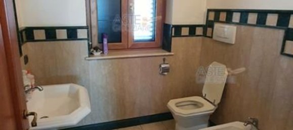 8-Zimmer Haus in Frosinone, Italy, Nr. 32419 3