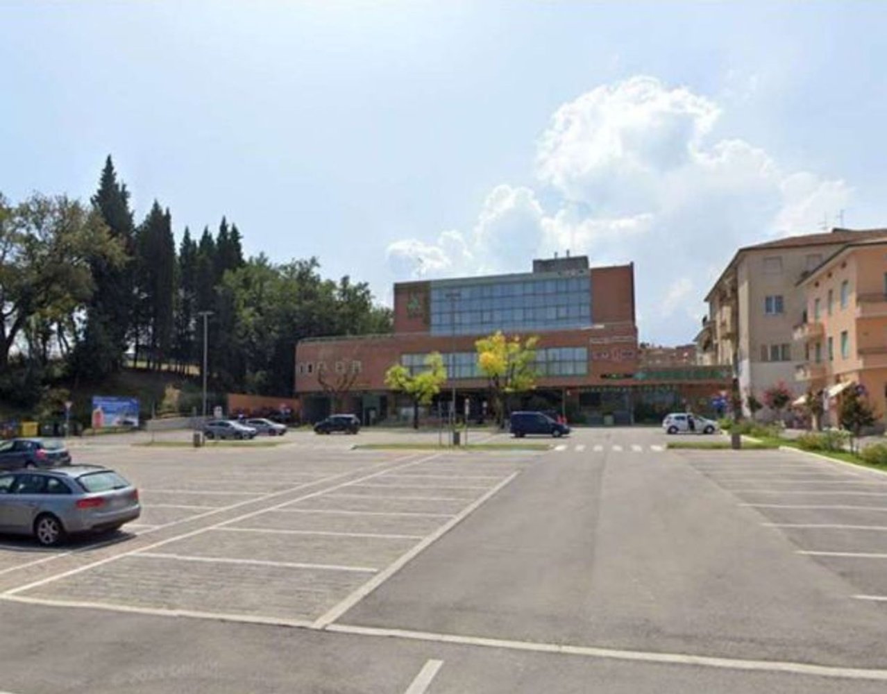 Gewerbliche Immobilie in Marsciano, Italy 165m², Nr. 51659