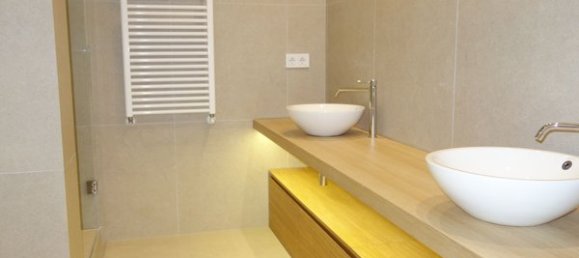 4 bedrooms Apartment in Valencia, Spain No. 93925 8