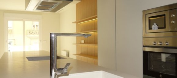 4 bedrooms Apartment in Valencia, Spain No. 93925 6