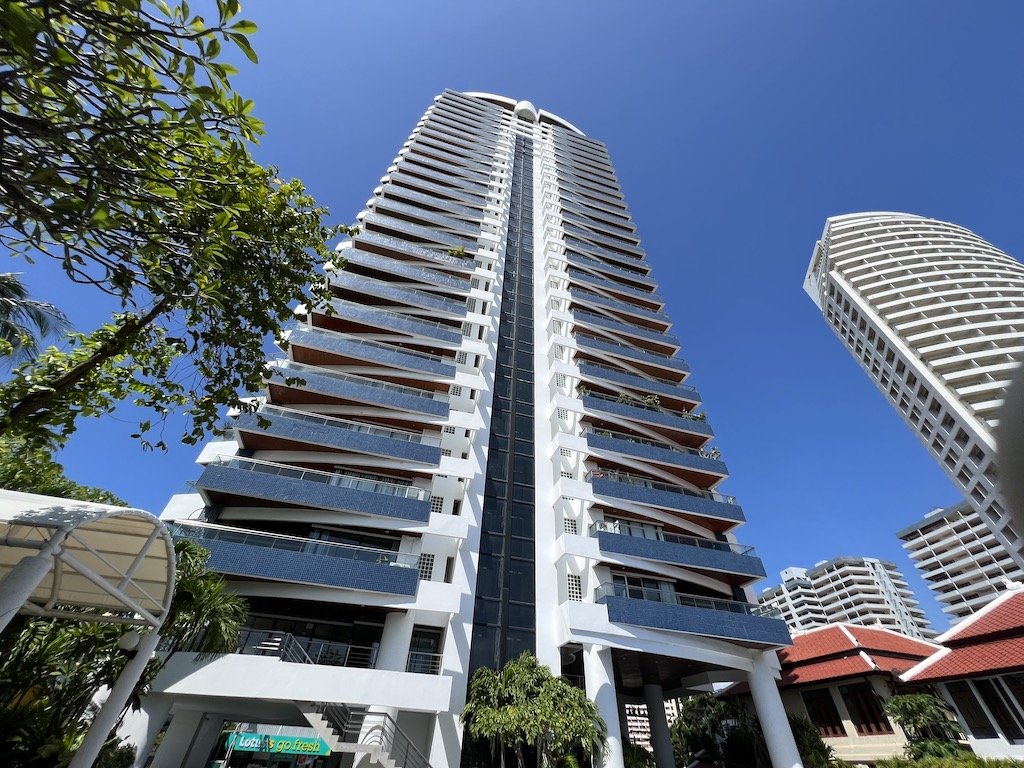 3 bedrooms Condo in Pattaya, Thailand No. 11961