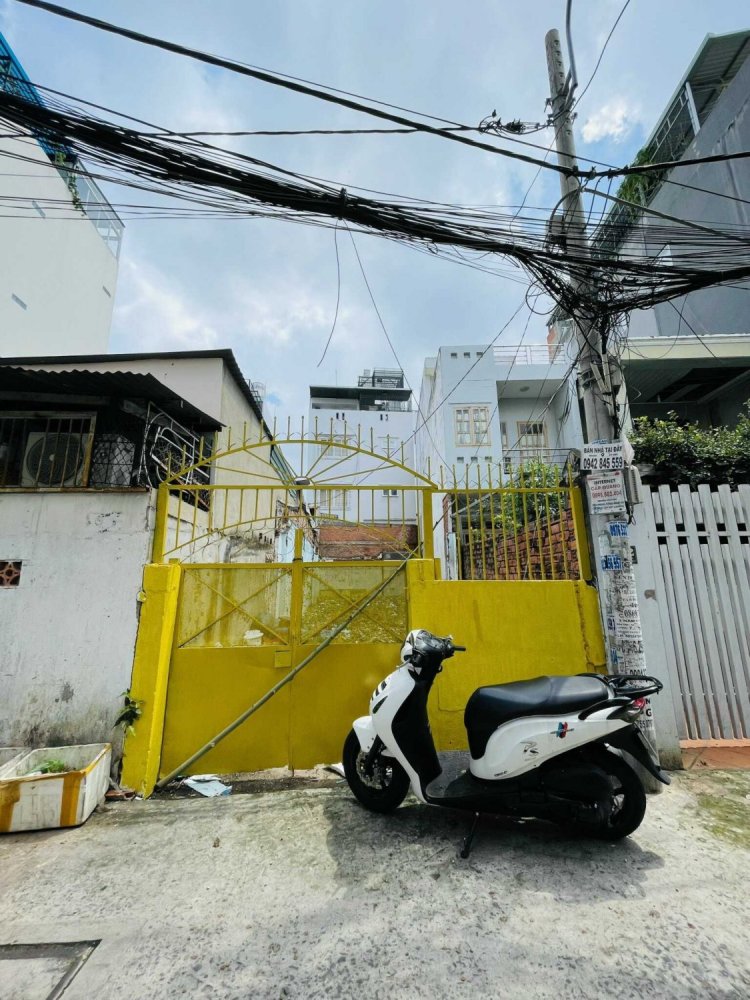 99.5m² Land in District 7, Vietnam No. 19453