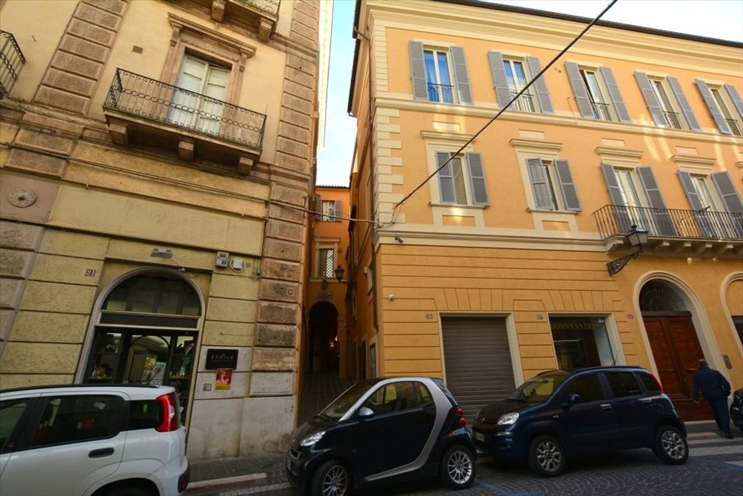 3غرفة شقة في Chieti, Italy رقم 35005