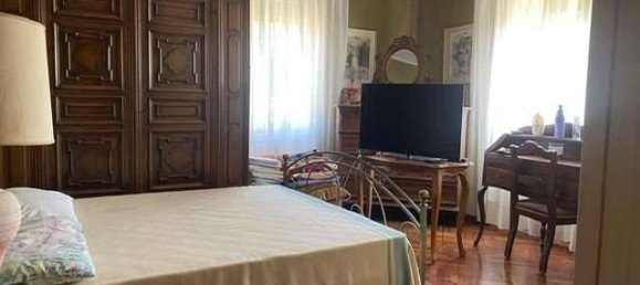 6 rooms Apartment in Modena, Italy No. 34128 5