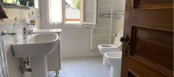 6 rooms Apartment in Modena, Italy No. 34128 6
