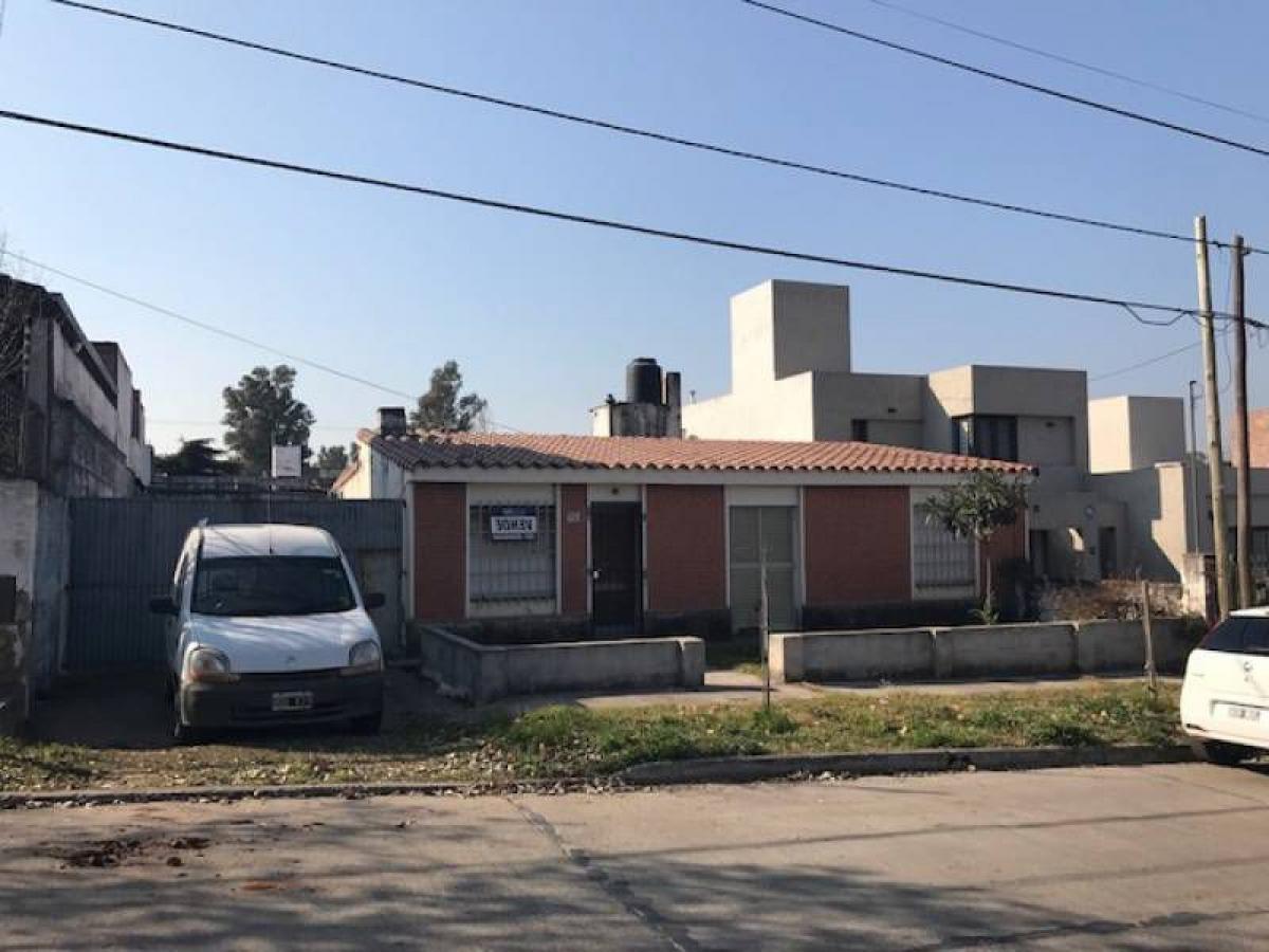 3 bedrooms House in Cordoba, Argentina No. 18249