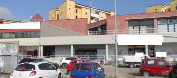 1050m² Commercial property in Massa, Italy No. 306782 4