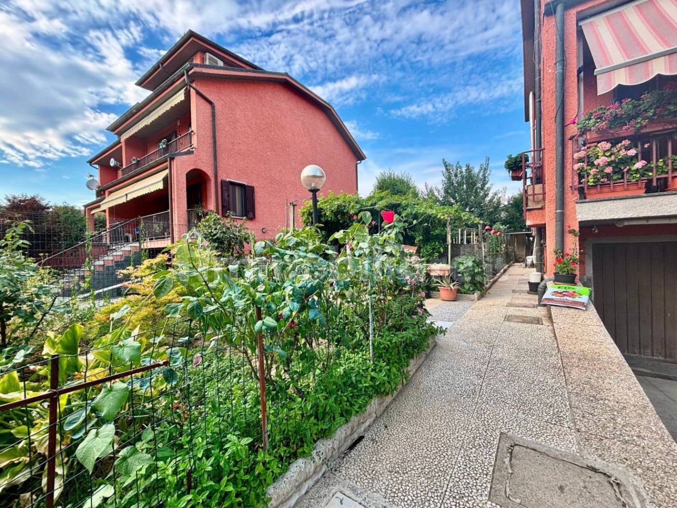 Casa de 3 dormitorios en Zibido San Giacomo, Italy No. 314081