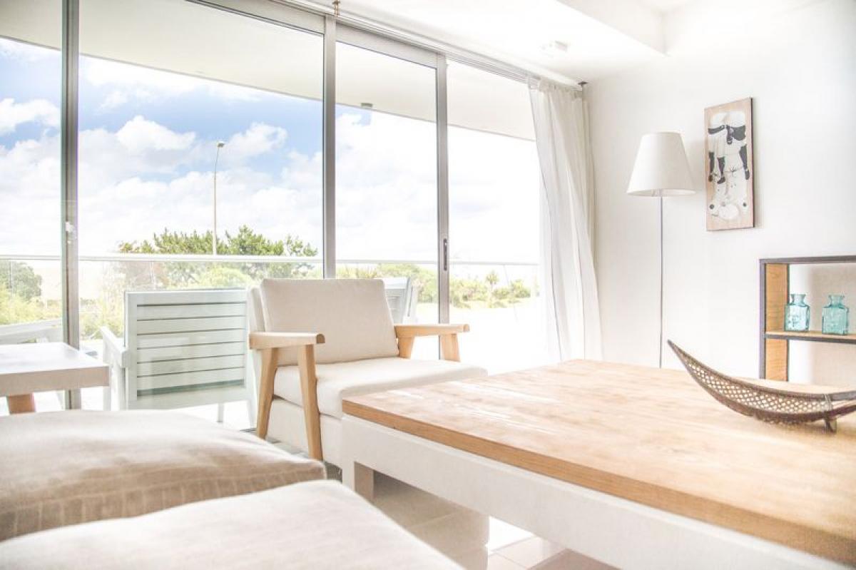 Apartamento de 2 dormitorios en Maldonado, Uruguay No. 9043