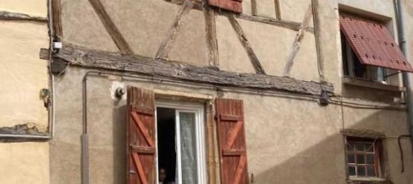 4 chambres Appartement à Pont-de-Veyle, France No. 202795 2