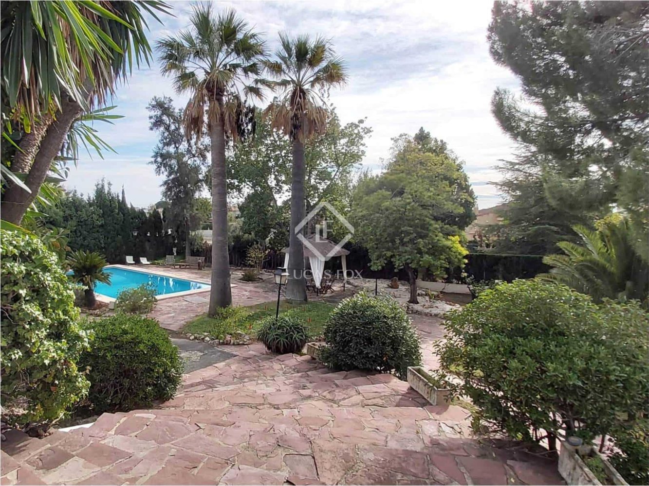 7 bedrooms House in Paterna, Spain No. 243013