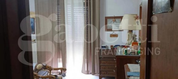Apartamento de 3 dormitorios en Trani, Italy No. 322569 2