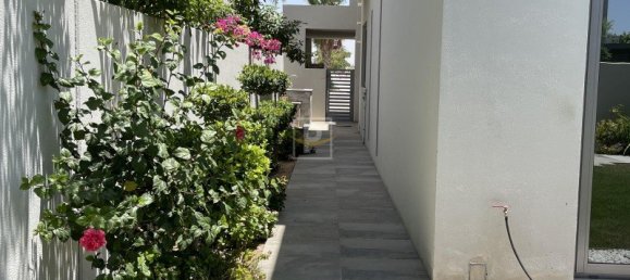 4 bedrooms Villa in Muwaileh, UAE No. 10422 5