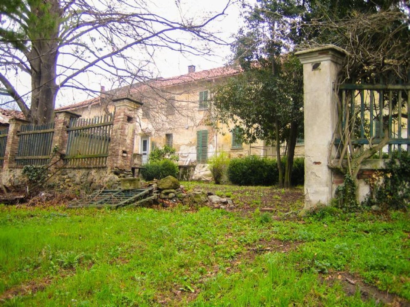 15-Zimmer Haus in Moncalieri, Italy, Nr. 102352