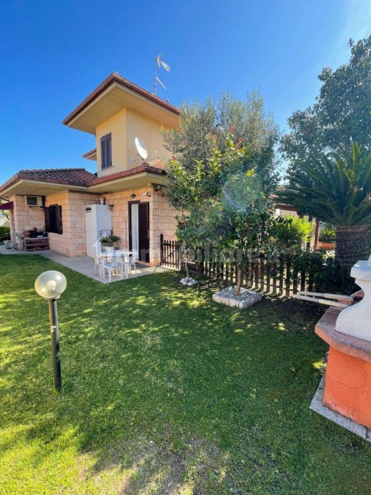 5 bedrooms Villa in Rome, Italy No. 390985