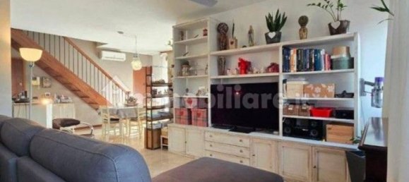 7 rooms Penthouse in Reggio Emilia, Italy No. 17082 6