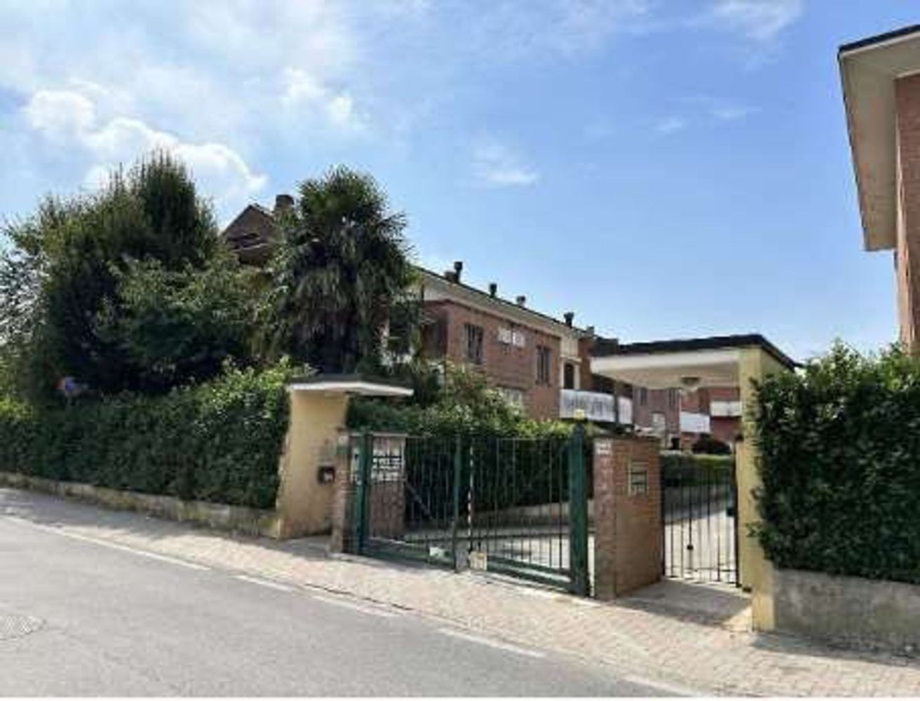 6 rooms Apartment in Cesano Maderno, Italy No. 6653