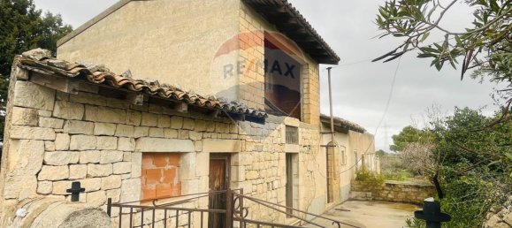 4 rooms House in Modica, Italy No. 167764 3