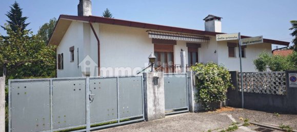 Villa de 4 dormitorios en Udine, Italy No. 286429 12