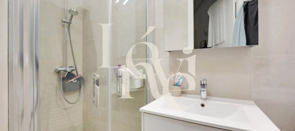 2 bedrooms Apartment in Paris, France No. 332781 8