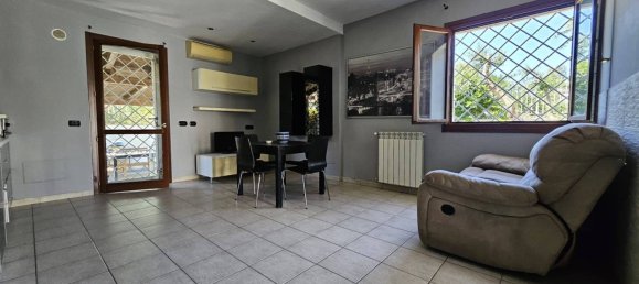 2 bedrooms House in Rome, Italy No. 343404 12