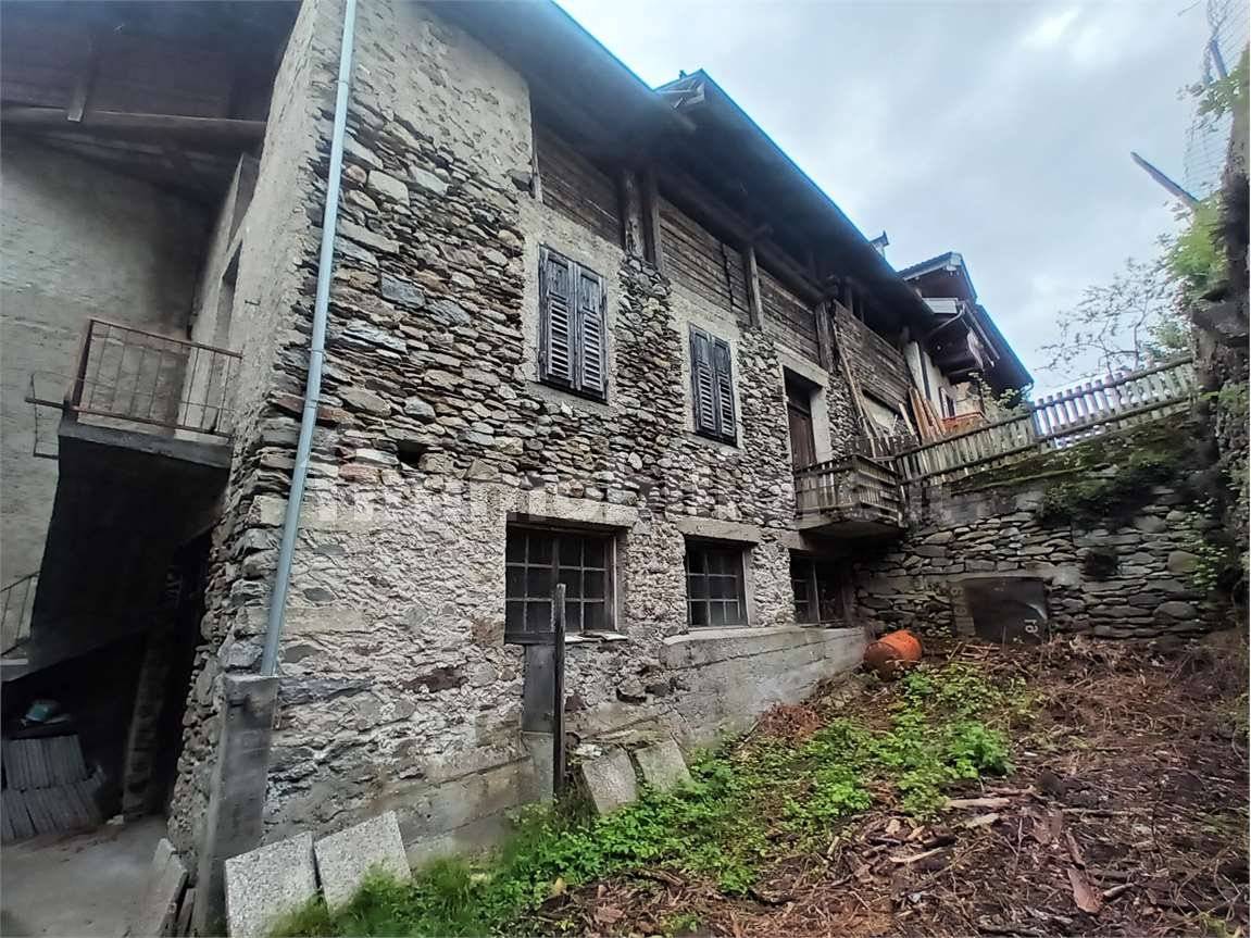 5 rooms House in Terzolas, Italy No. 203763