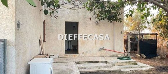 2 bedrooms House in Trapani, Italy No. 48814 4
