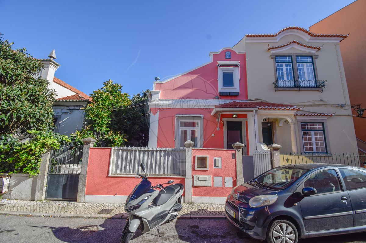 Дом с 7 спальнями в Амадора, Португалия № 55780