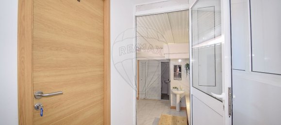 Дом с 7 спальнями в Амадора, Португалия № 55780 11