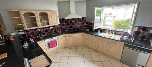 Casa T5 em Saint-Martin-de-Saint-Maixent, France N.º 303977 2