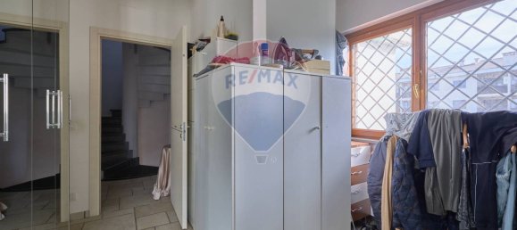 4 bedrooms Villa in Rome, Italy No. 64122 42