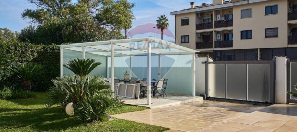 4 bedrooms Villa in Rome, Italy No. 64122 4