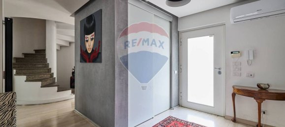 4 bedrooms Villa in Rome, Italy No. 64122 16