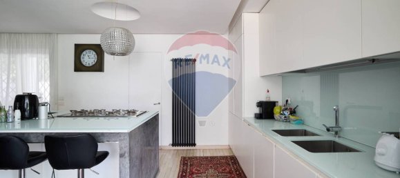 4 bedrooms Villa in Rome, Italy No. 64122 20