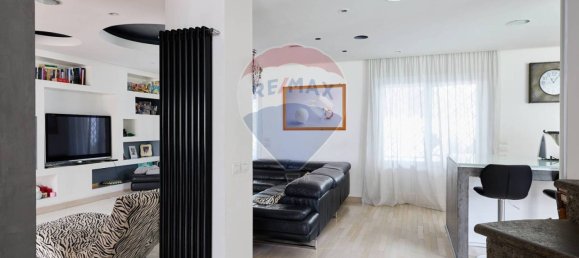 4 bedrooms Villa in Rome, Italy No. 64122 8