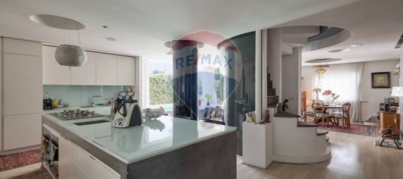 4 bedrooms Villa in Rome, Italy No. 64122 11