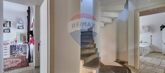 4 bedrooms Villa in Rome, Italy No. 64122 30