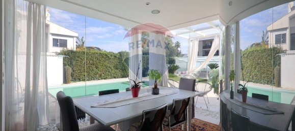 4 bedrooms Villa in Rome, Italy No. 64122 24