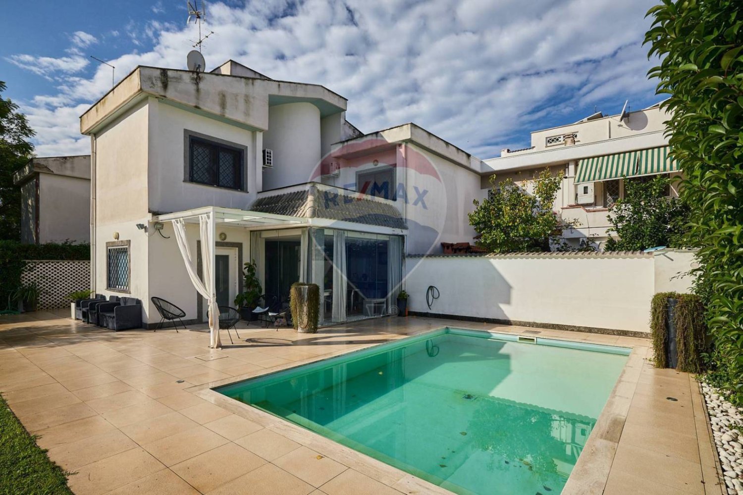 4 bedrooms Villa in Rome, Italy No. 64122