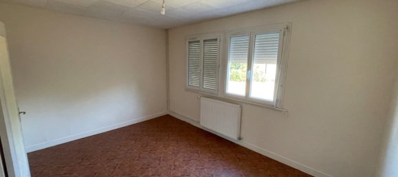 2 bedrooms House in Gien, France No. 97514 3