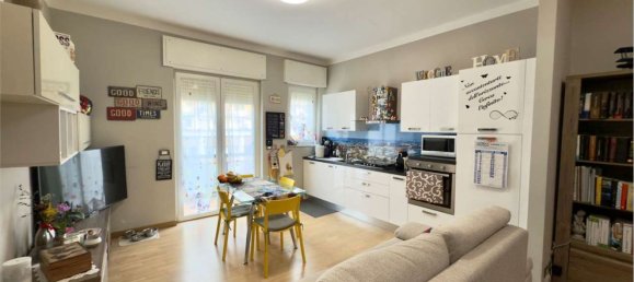 4 rooms Apartment in Genoa, Italy No. 35829 5