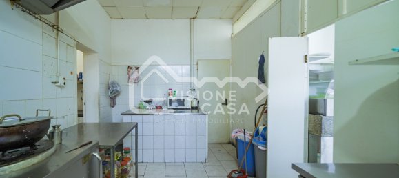 90m² Commercial property in Reggio Emilia, Italy No. 306391 19