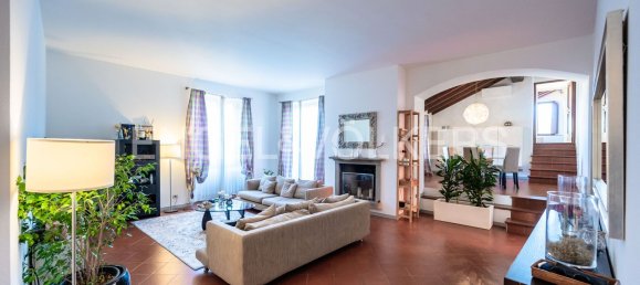 5 rooms Apartment in Bergamo, Italy No. 105182 3