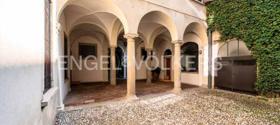 5 rooms Apartment in Bergamo, Italy No. 105182 32
