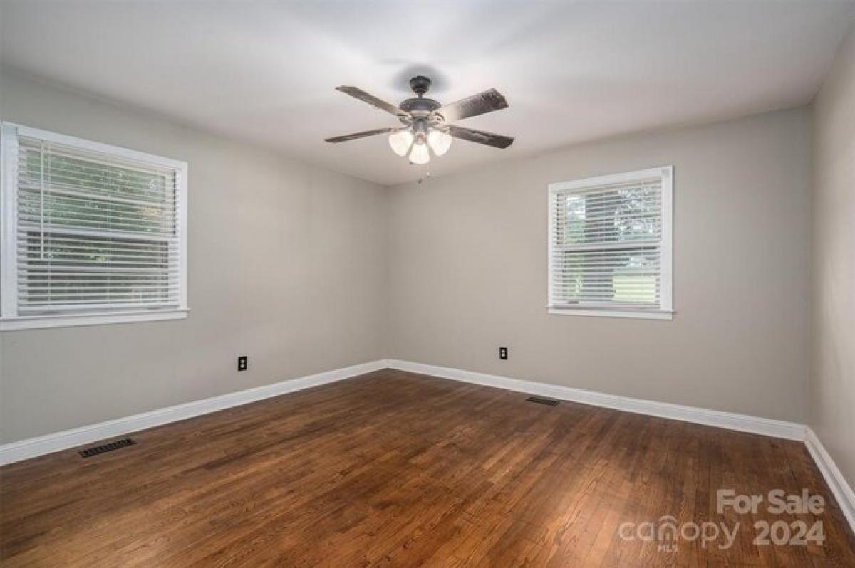 3 bedrooms House in Blacksburg, USA No. 387007